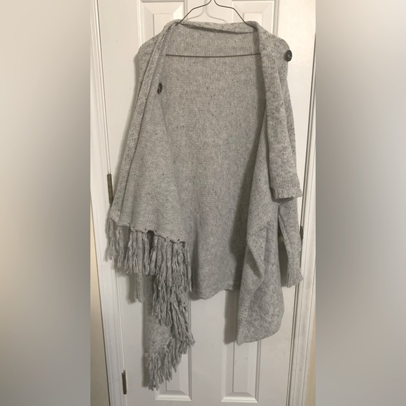 Cardigan - Picture 2 of 4